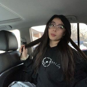 Meet your Posher, Eva